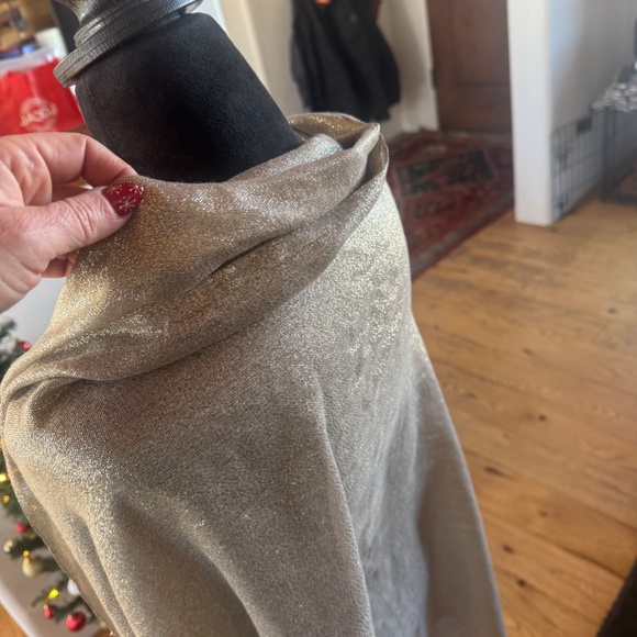 TARGET WOMEN'S GOLD SHEER SHAW BRAND NEW PERFECT FOR HOLIDAY EVENTS & PARTIES - Picture 4 of 6